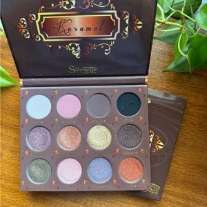 Silhouette eyeshadow palette in Karamel